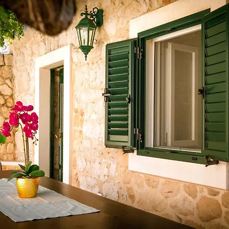 In 6275 בית נופש *